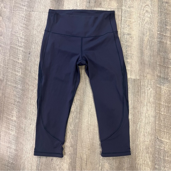 Lululemon 7/8 leggings in Navy - Picture 4 of 5